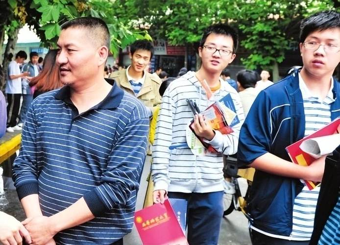 澳门研究生申请条件和梁实第29次参加高考与梁实第25次高考成绩汇总