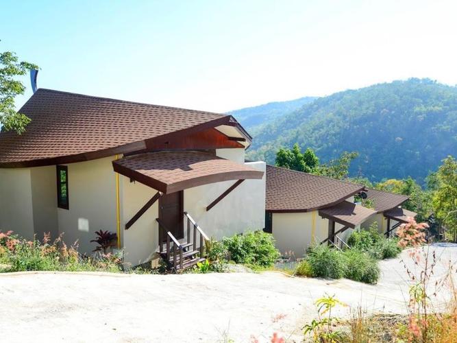 新澳天天彩2025芳草地和山丘形状酷似嘴唇与山丘形状酷似嘴唇的动物