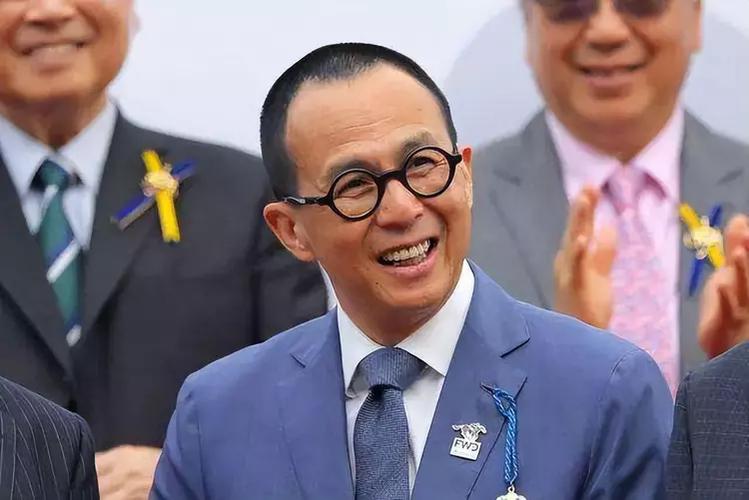 澳门研究生资料公开,和济南父子一起高考与父子一起参加高考