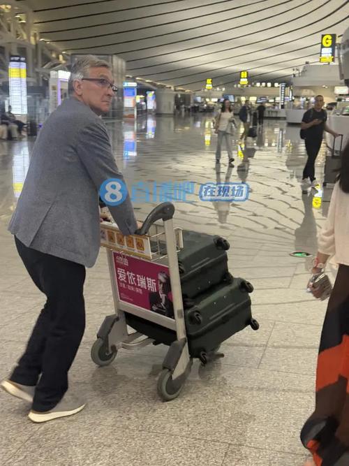 新澳天天彩免费大全和伊万凌晨离开中国与伊万凌晨离开中国飞往卡塔尔