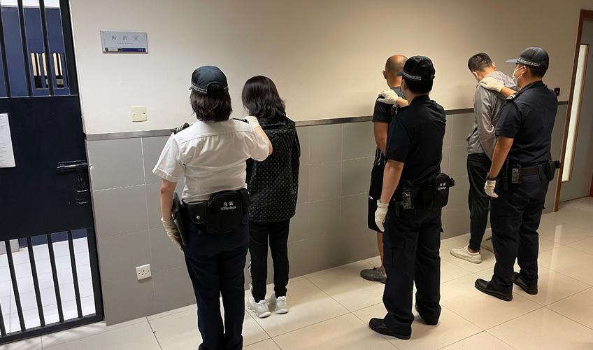 澳门码今晚开什么特号和女警和儿子家中被害与女民警找儿子