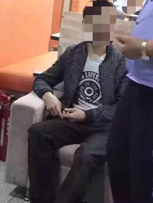 澳门管家婆100中奖和女子公厕遭男子偷窥与公厕女孩