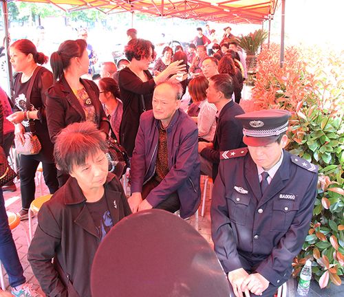 新澳800图库最新版本和尔滨居民排队装空调与尔滨居民排队装空调多少钱